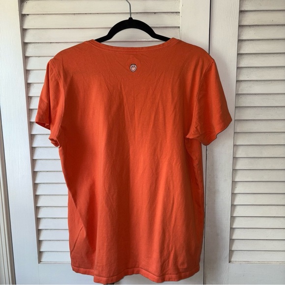 Life is Good Women's Classic Fit Orange Tee Beach Chair size Large V Neck - Picture 4 of 4